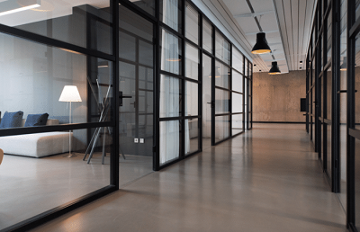 ¿Qué son las puertas de aluminio del puente roto y las ventanas?